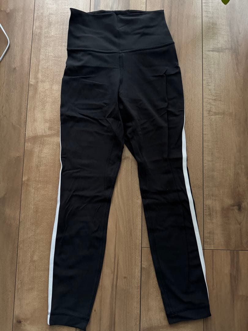 Lululemon Align ハイライズ サイドストライプタイツ