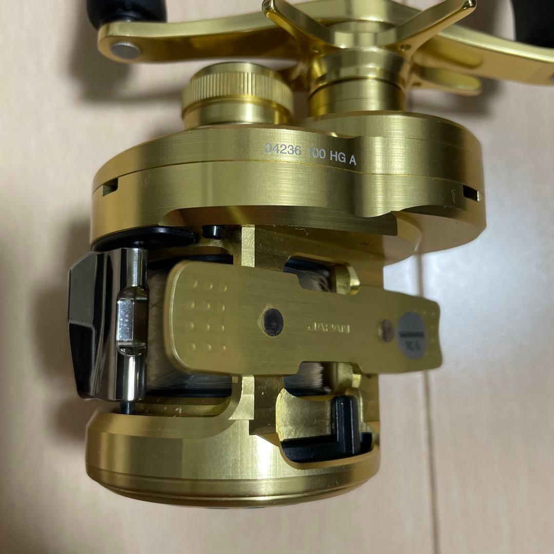 美品 21 カルカッタ コンクエスト 100HG 右巻き リール シマノ