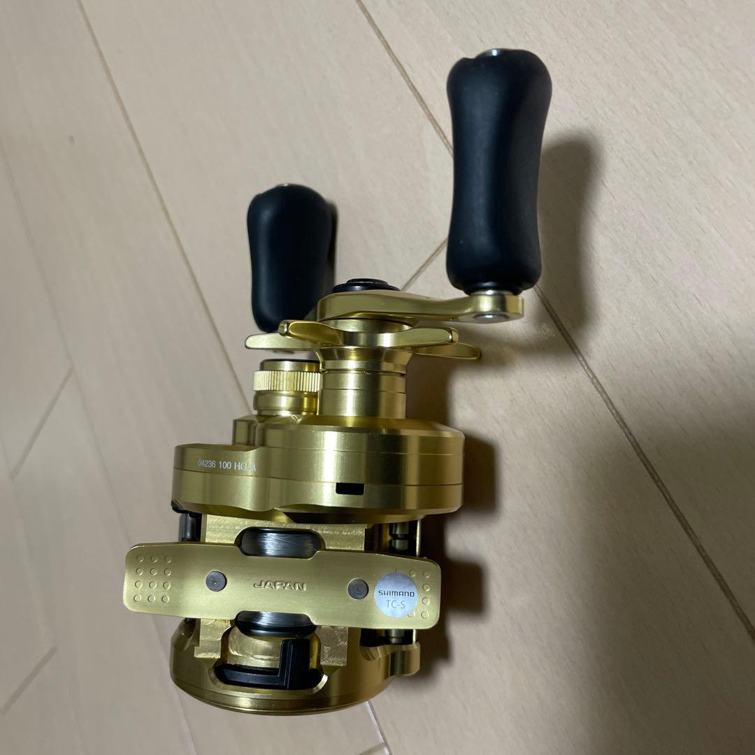 美品 21 カルカッタ コンクエスト 100HG 右巻き リール シマノ