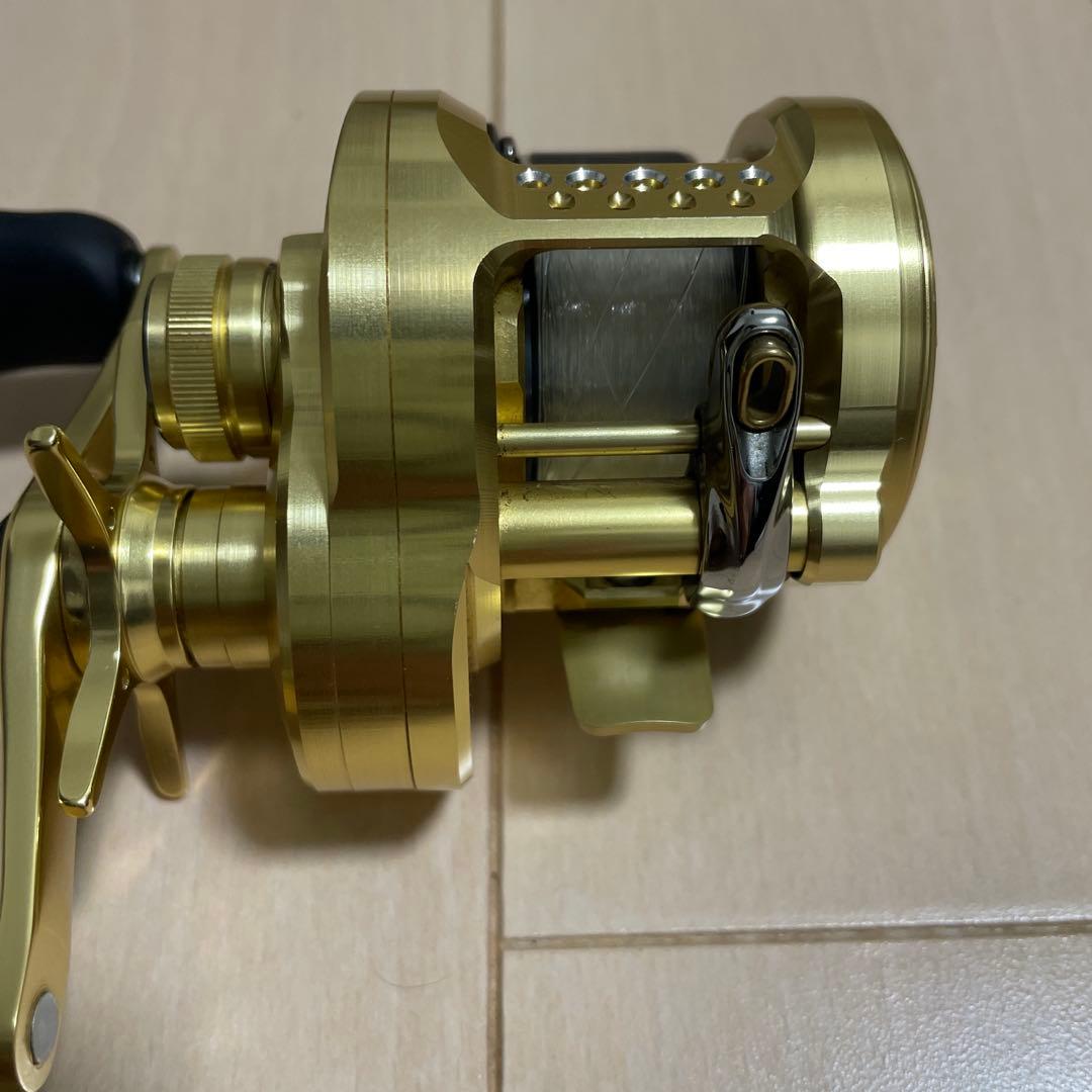 美品 21 カルカッタ コンクエスト 100HG 右巻き リール シマノ