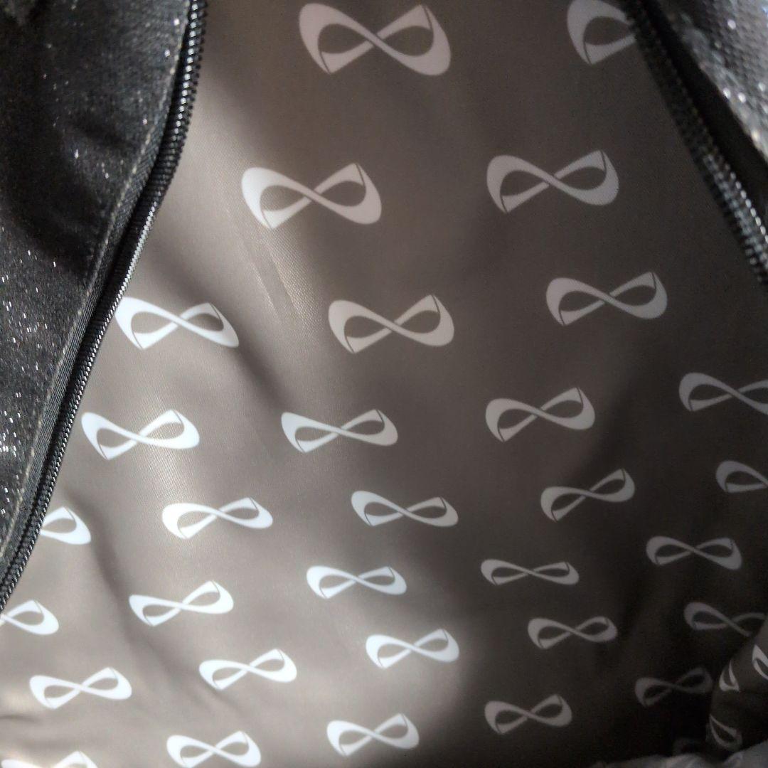 NFINITY バックパック スパークル　チアリュック　ブラック×ゴールド