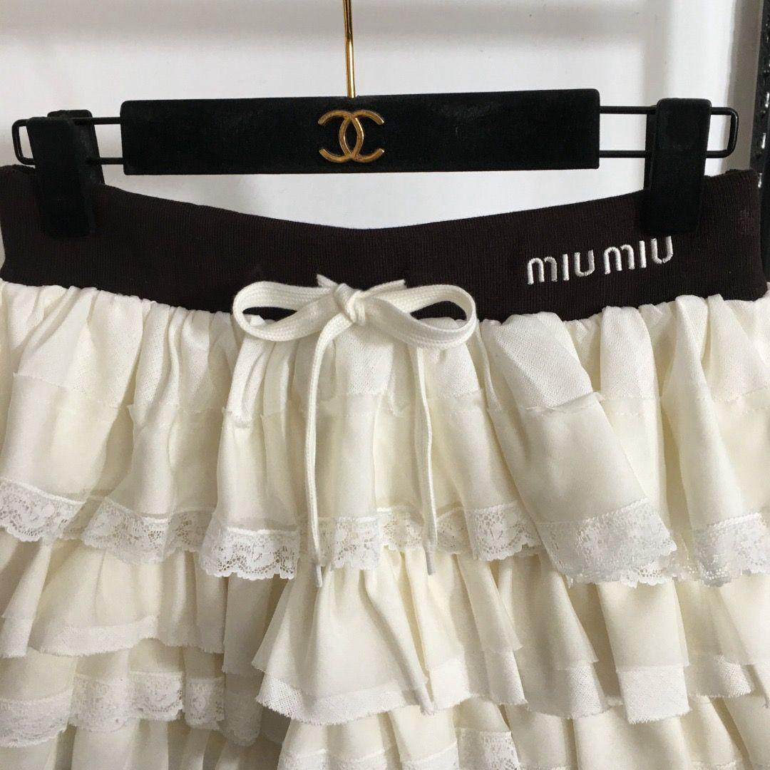 【美品】MIU MIU フリルスカート ホワイト**S**