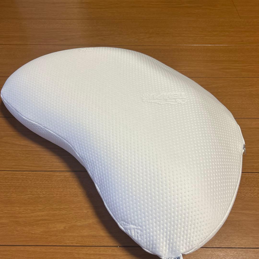 TEMPUR テンピュール　三日月型　ソナタピロークッション　枕 クリーム色