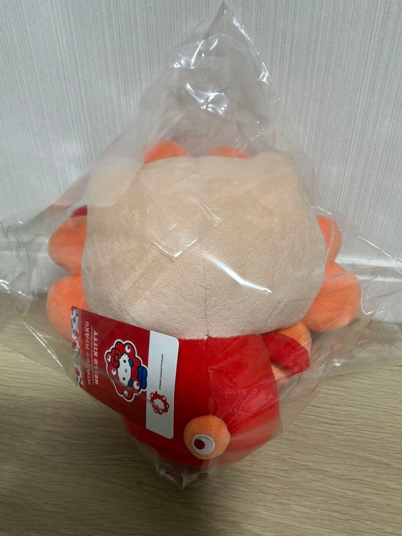 【新品　レア】推しカラー　サンリオミャクミャク　ぬいぐるみM キティ