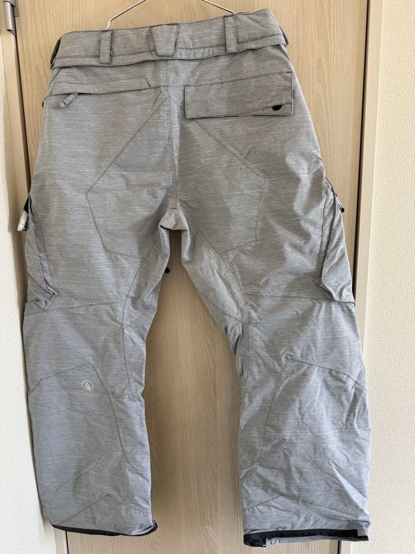 VOLCOM スノーウェア パンツ(ジャケットも出品中セット販売可能)
