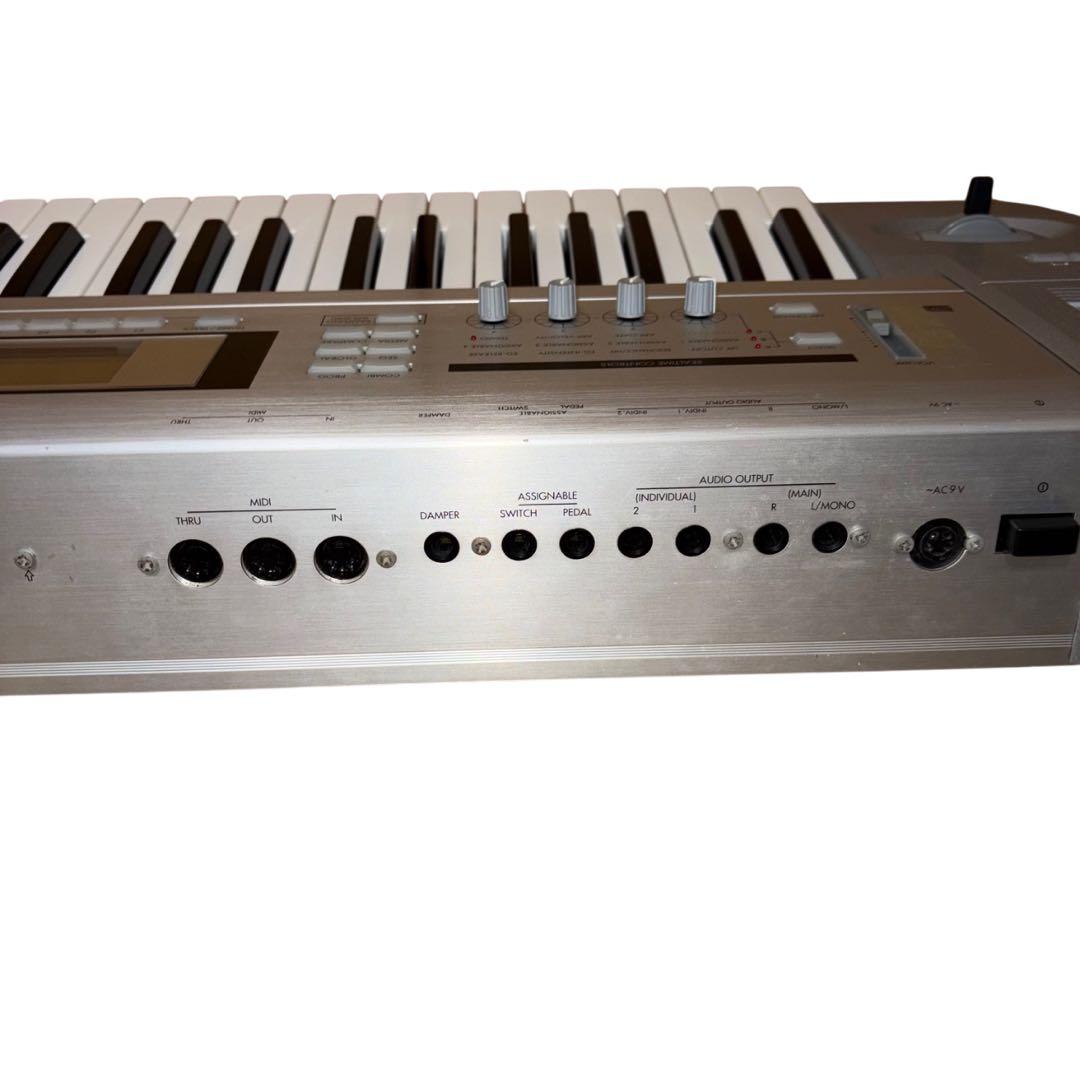 【動作品】KORG コルグ TRITON LE61 シンセサイザー