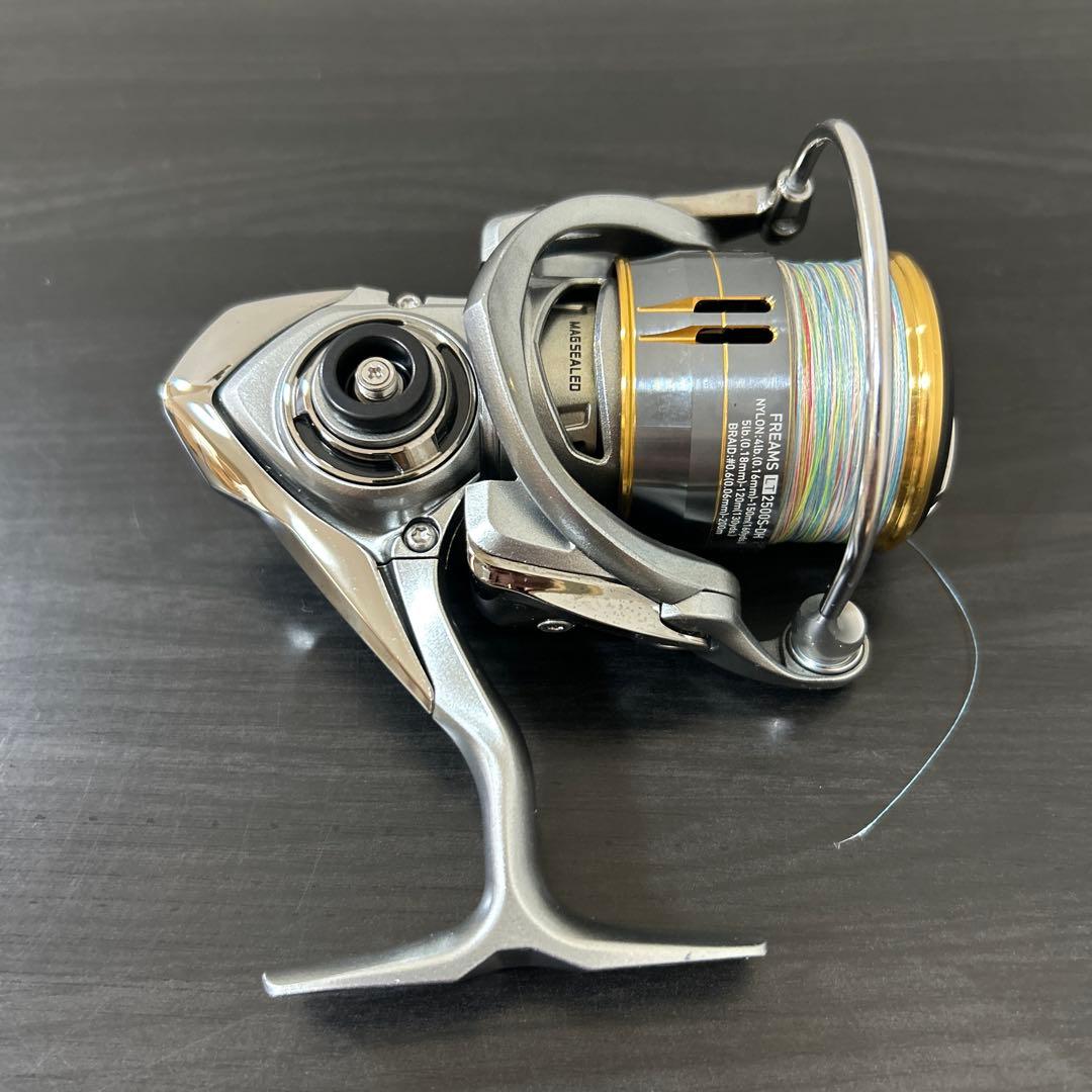 DAIWA FREAMS LT2500S-DH 18フリームス