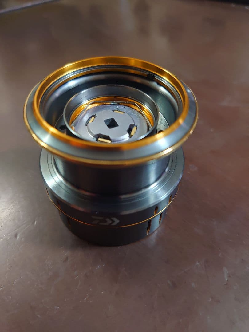 スピニングリールパーツ 　ダイワ　21ルビアスエアリティLT2500スプール