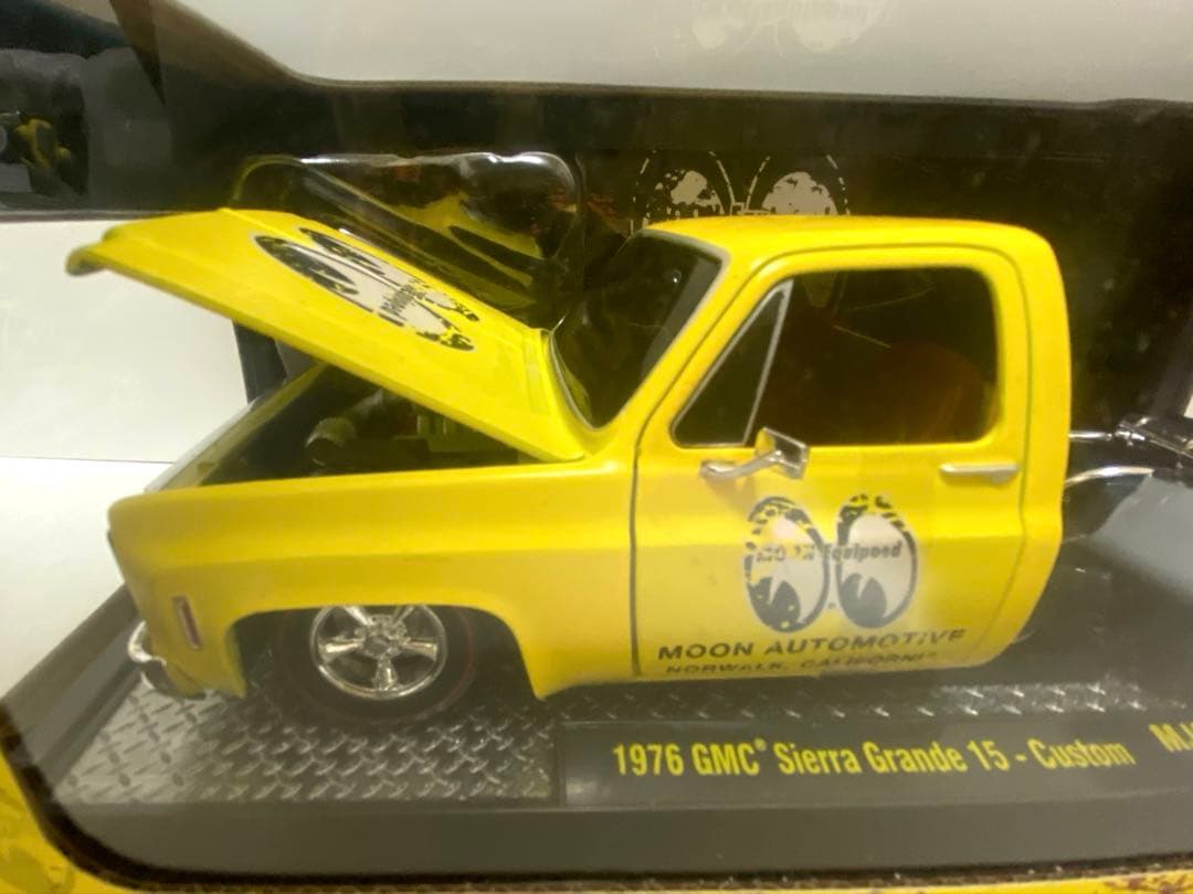 新品　ムーンアイズ　アメ車　1/24 ミニカー GMC シエラ　グランデ　C10