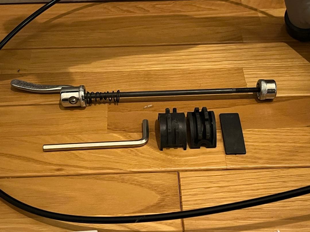 ほぼ新品 Tacx Booster T2500ローラー台 (前輪置き付属せず)