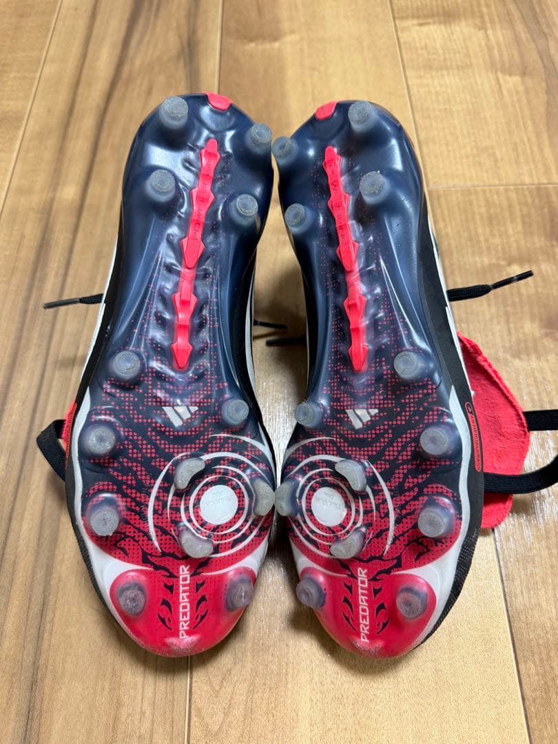adidas Predator スパイク 黒/赤