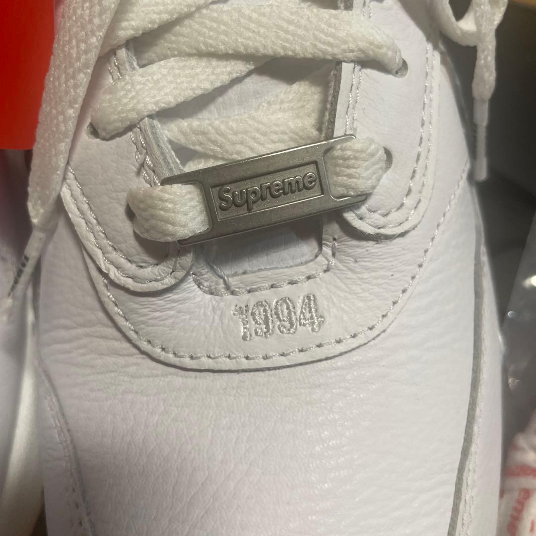 Supreme × Nike Air Max 1
