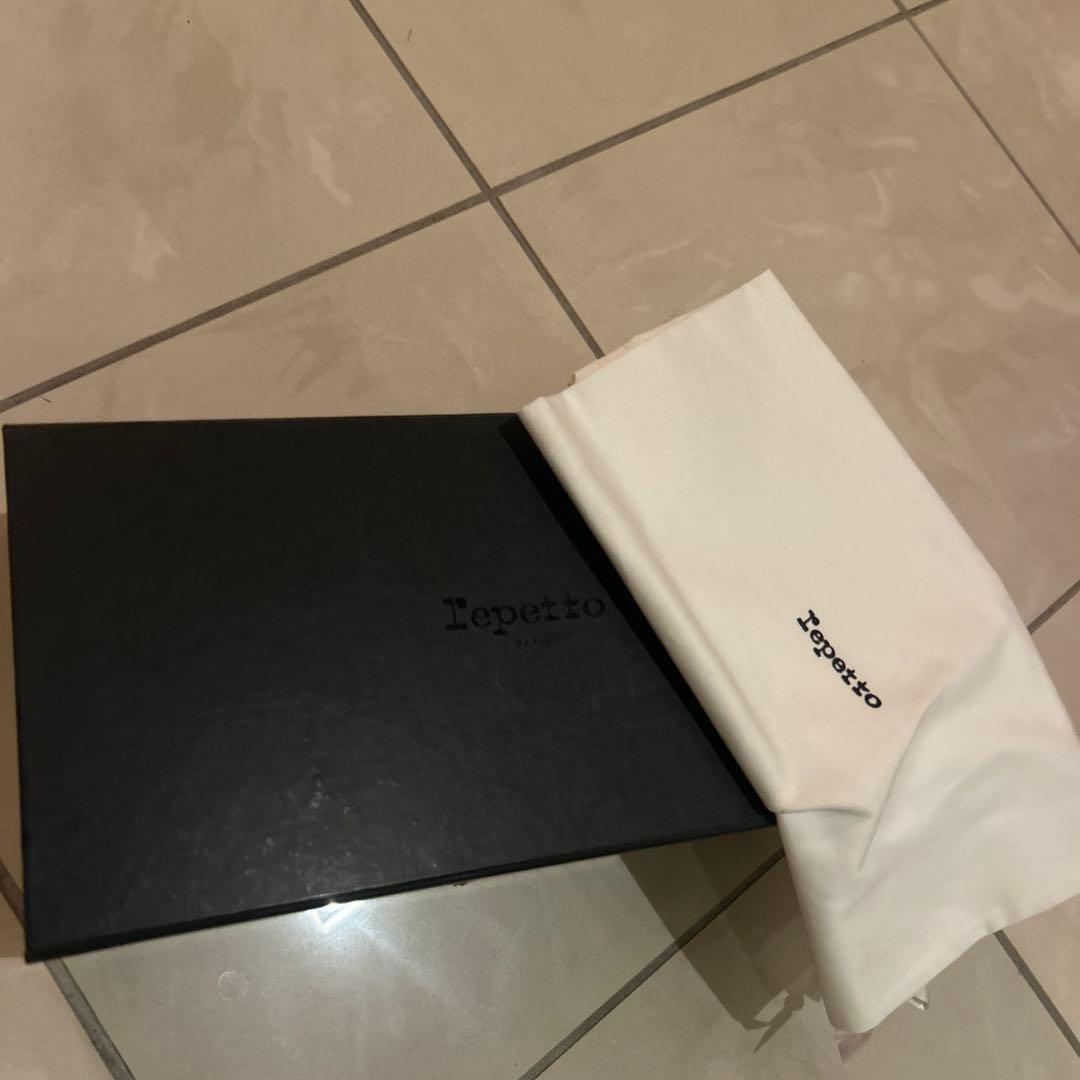 Repetto 赤 エナメルバレエシューズ