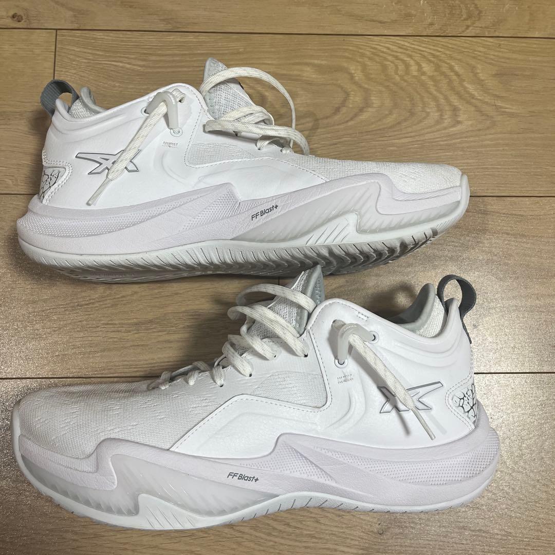 ASICS バスケットボールシューズ ノバサージロー2 ホワイト