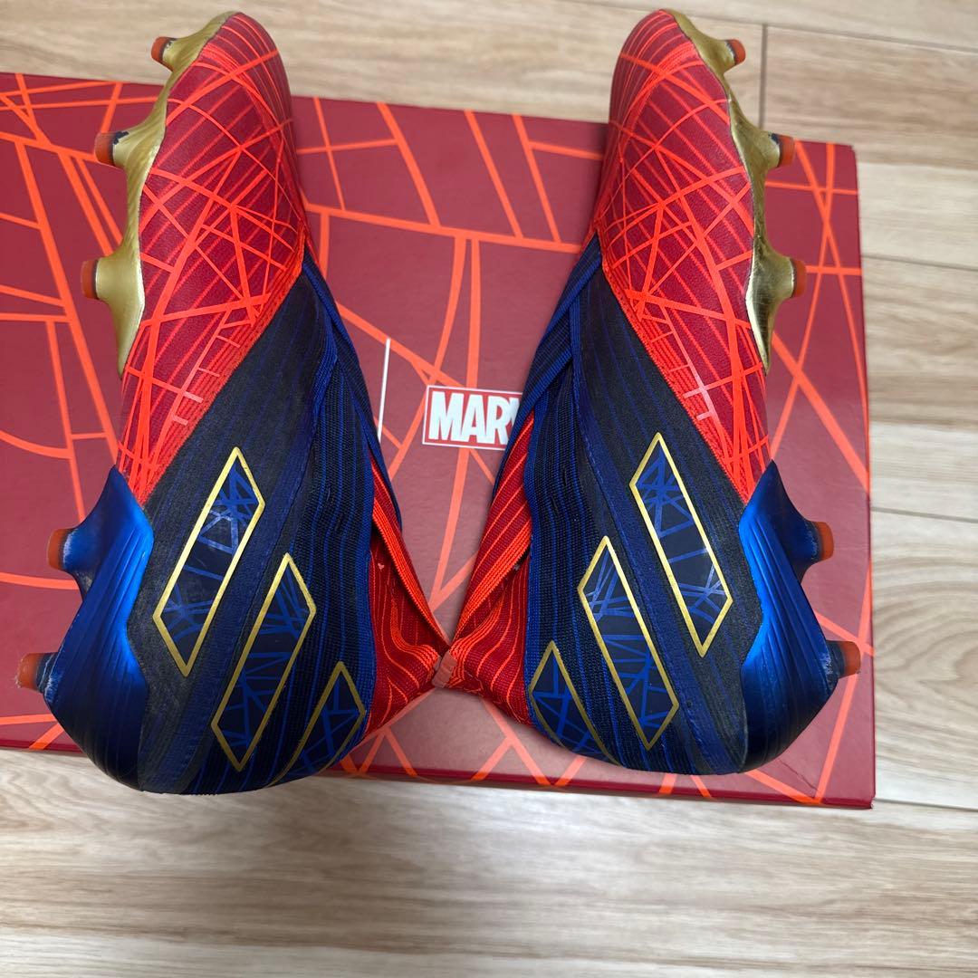アディダス スパイダーマン限定