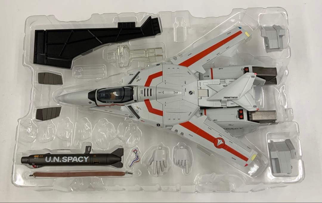 【中古】DX超合金 VF-1J バルキリー(一条輝機) 初回限定版