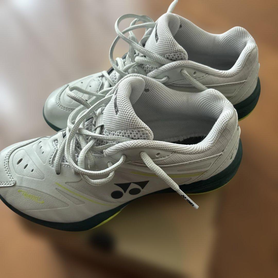 YONEX パワークッション SHB ZVA WIDE 23.5cm