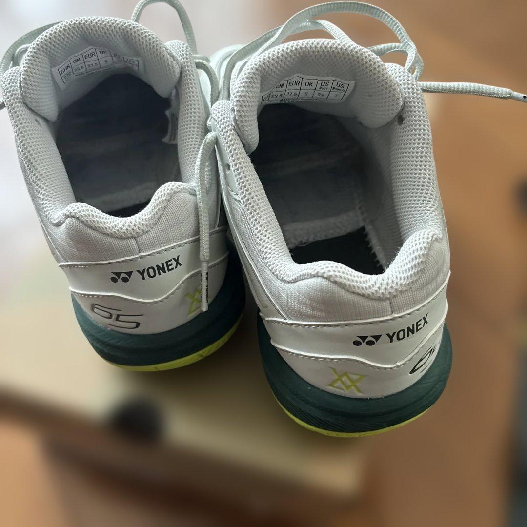 YONEX パワークッション SHB ZVA WIDE 23.5cm