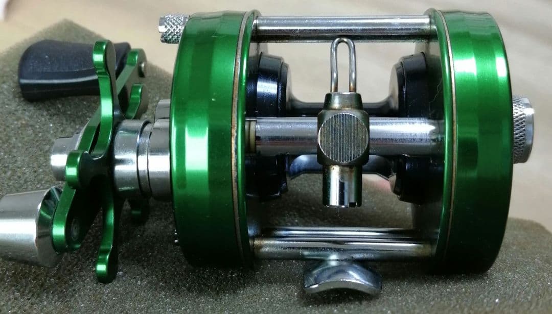 限定特価!!　ABU Ambassadeur 2500C グリーン