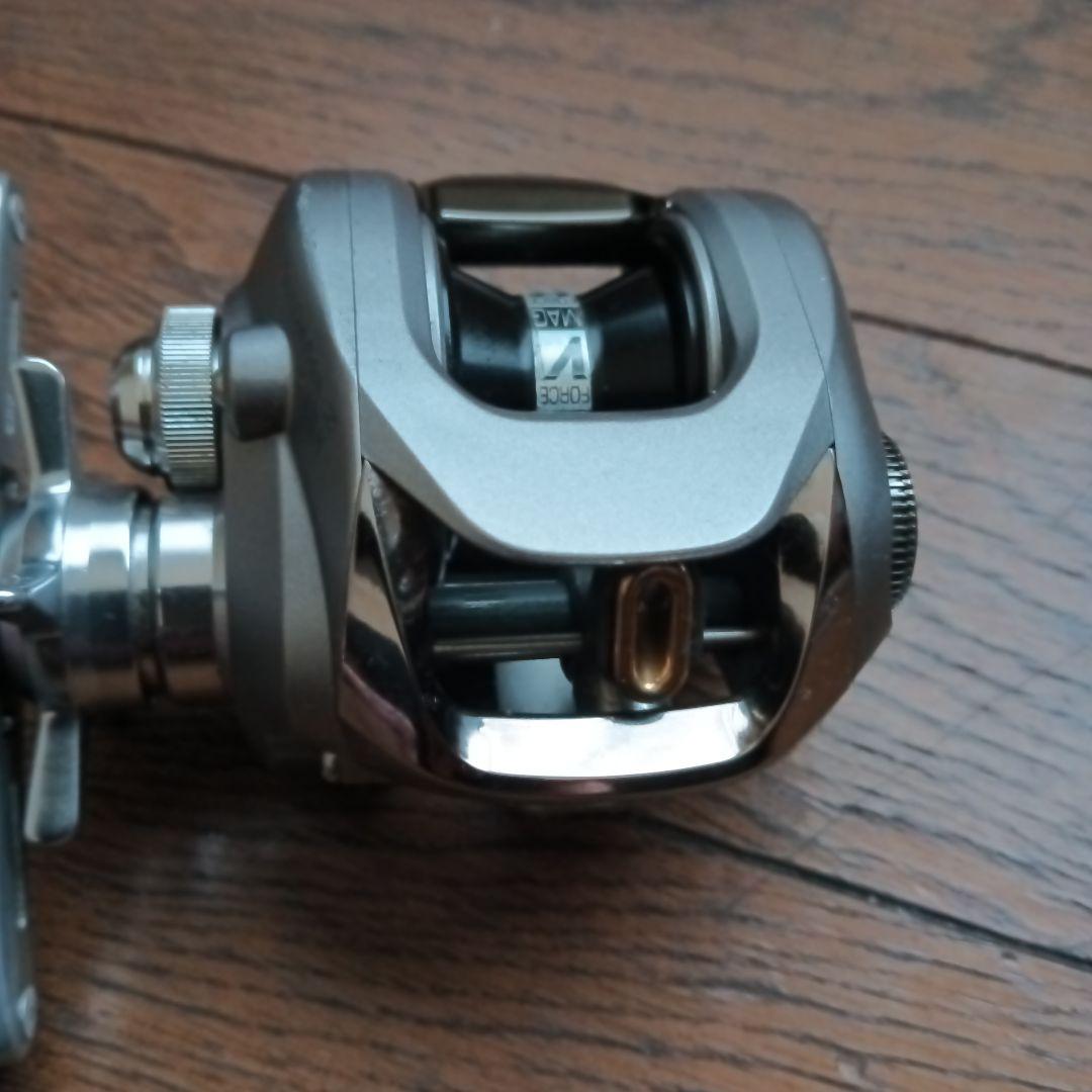リール DAIWA 105H
