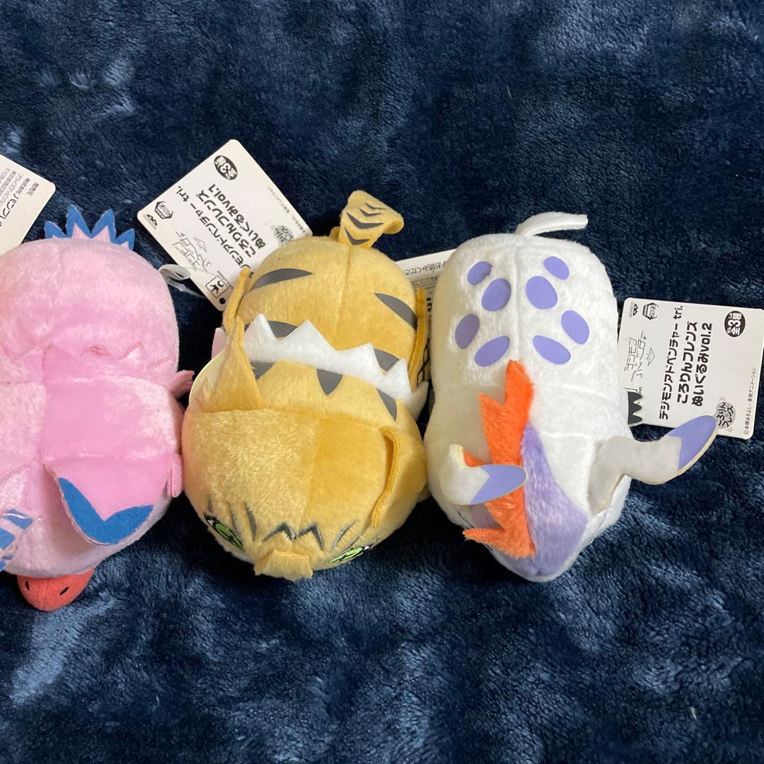 デジモン　ころりんフレンズ　ぬいぐるみ