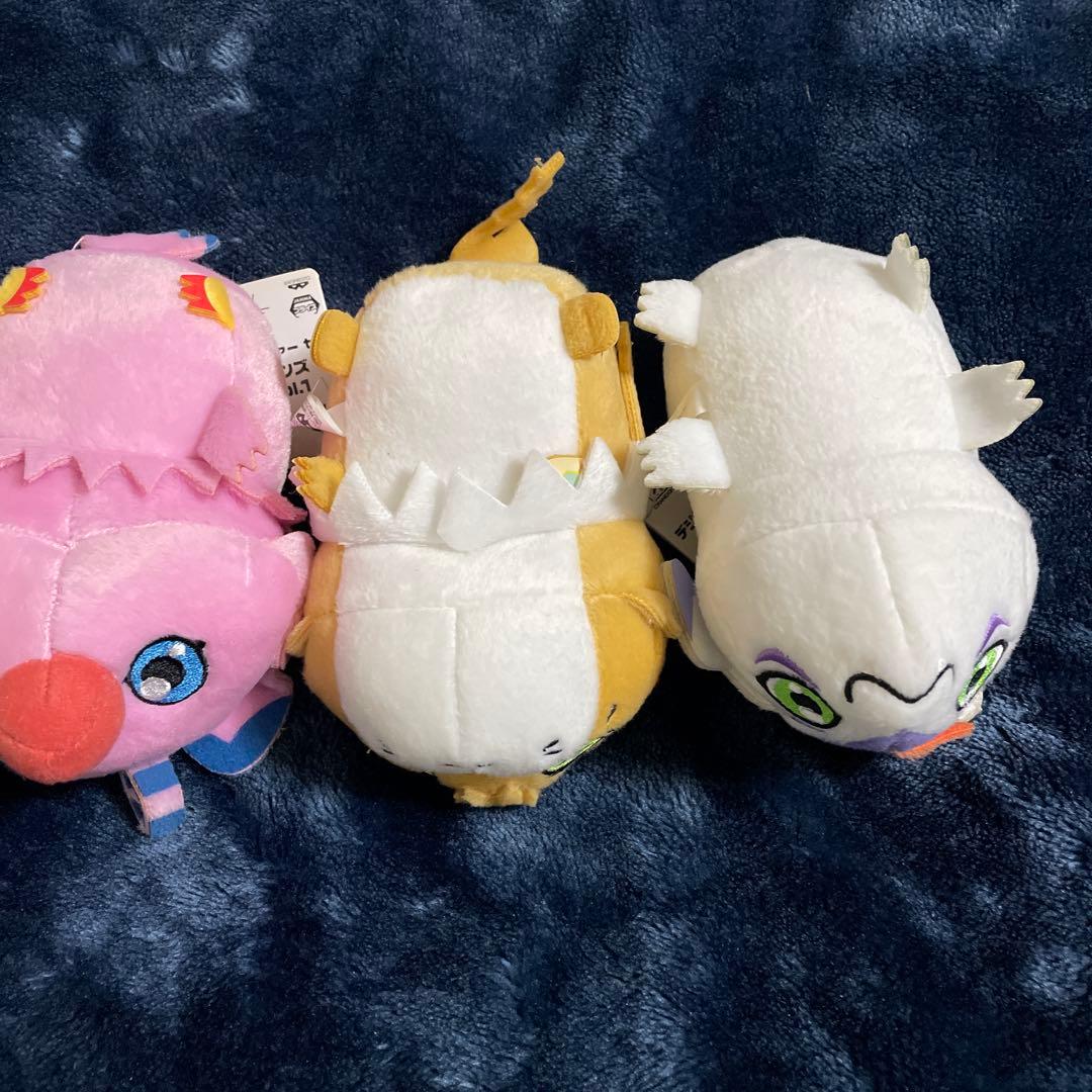 デジモン　ころりんフレンズ　ぬいぐるみ