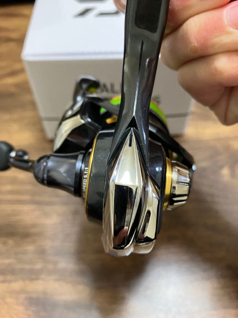 美品　ダイワ　21カルディア　FCLT2500S PEライン0.8 150m付き
