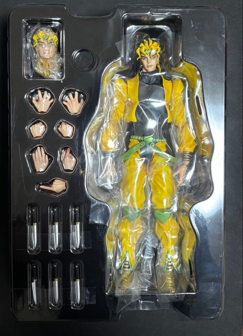 超像可動BIG ジョジョの奇妙な冒険 DIO フィギュア