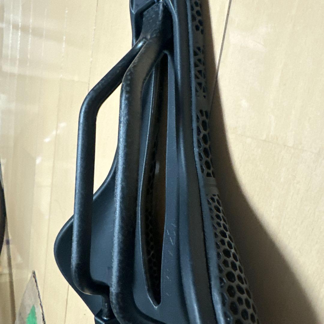 RYET 自転車 サドル 3d カーボン< プロロゴ NAGO R4 似>