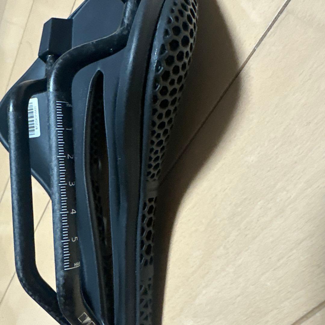 RYET 自転車 サドル 3d カーボン< プロロゴ NAGO R4 似>