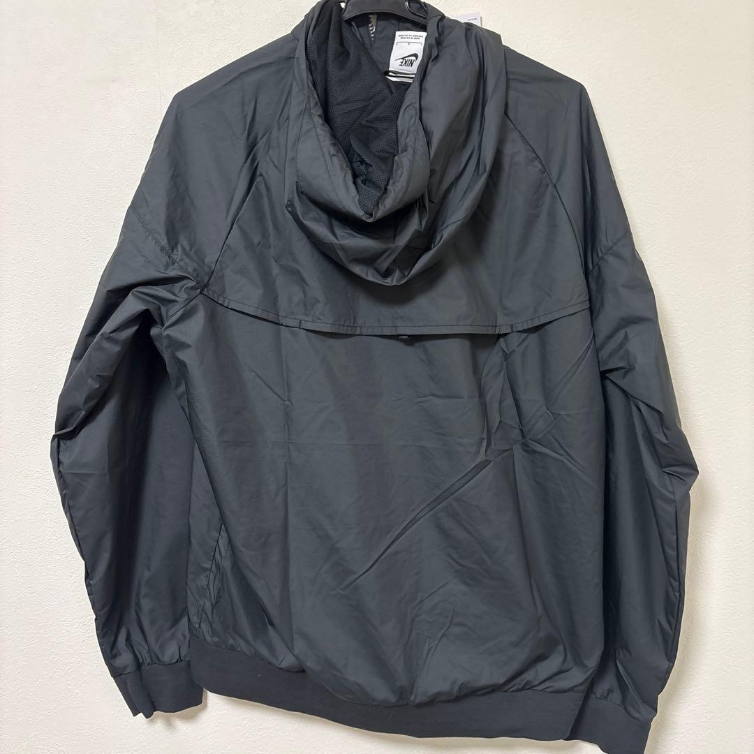 NIKE ナイキ　ウインドブレーカー　ランニングウェア　ジャケット　新品　L