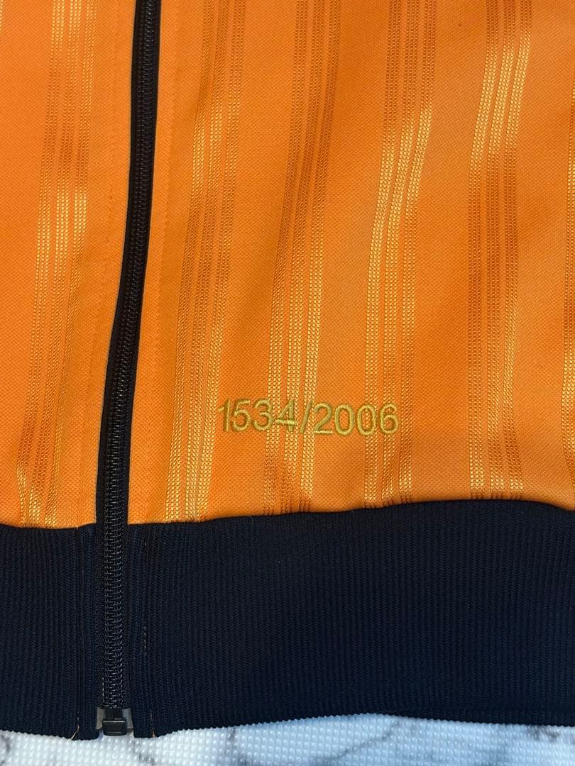 adidas オランダ2006 シリアルナンバー オレンジ トランクジャケット