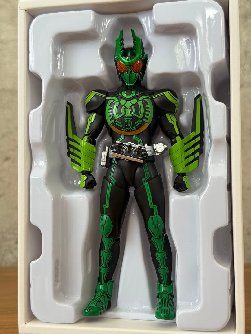 S.H.フィギュアーツ　真骨彫製法　仮面ライダーオーズ　ガタキリバコンボ