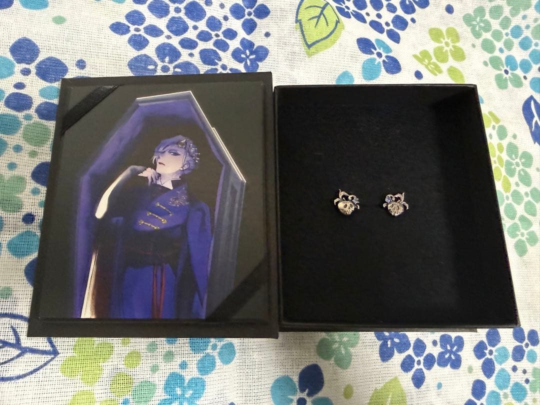 ツイステ ポムフィオーレ寮 ピアス