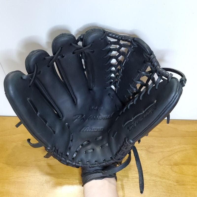 ミズノ イチローモデル プラチナ Mラベル 左投げ用 良品 外野用 軟式グローブ