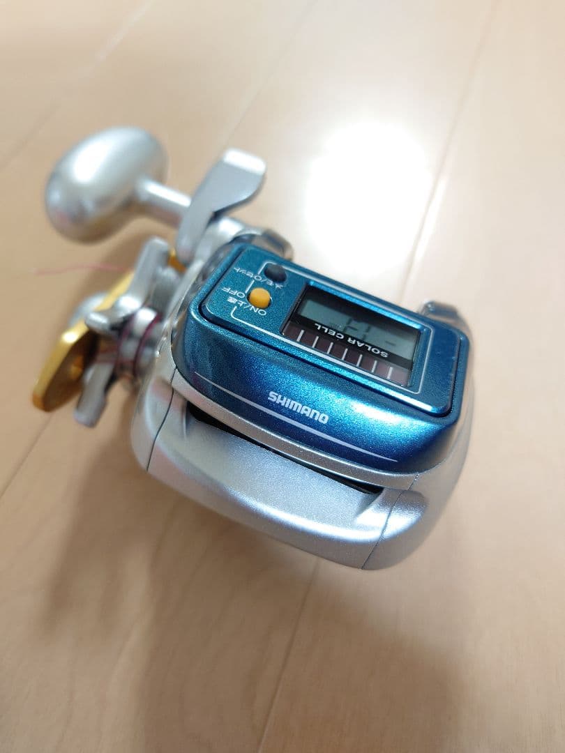 SHIMANO デジタル表示 フィッシングリール 800