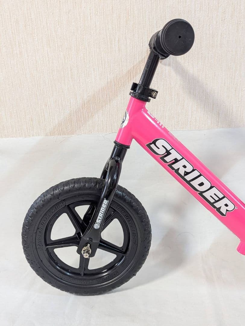 美品 ストライダー スポーツタイプ 12インチ ピンク キックバイク