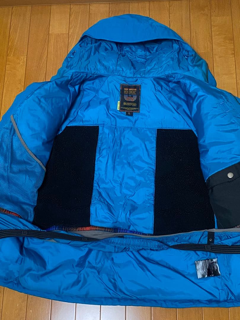 Burtonスノーボードジャケット美品